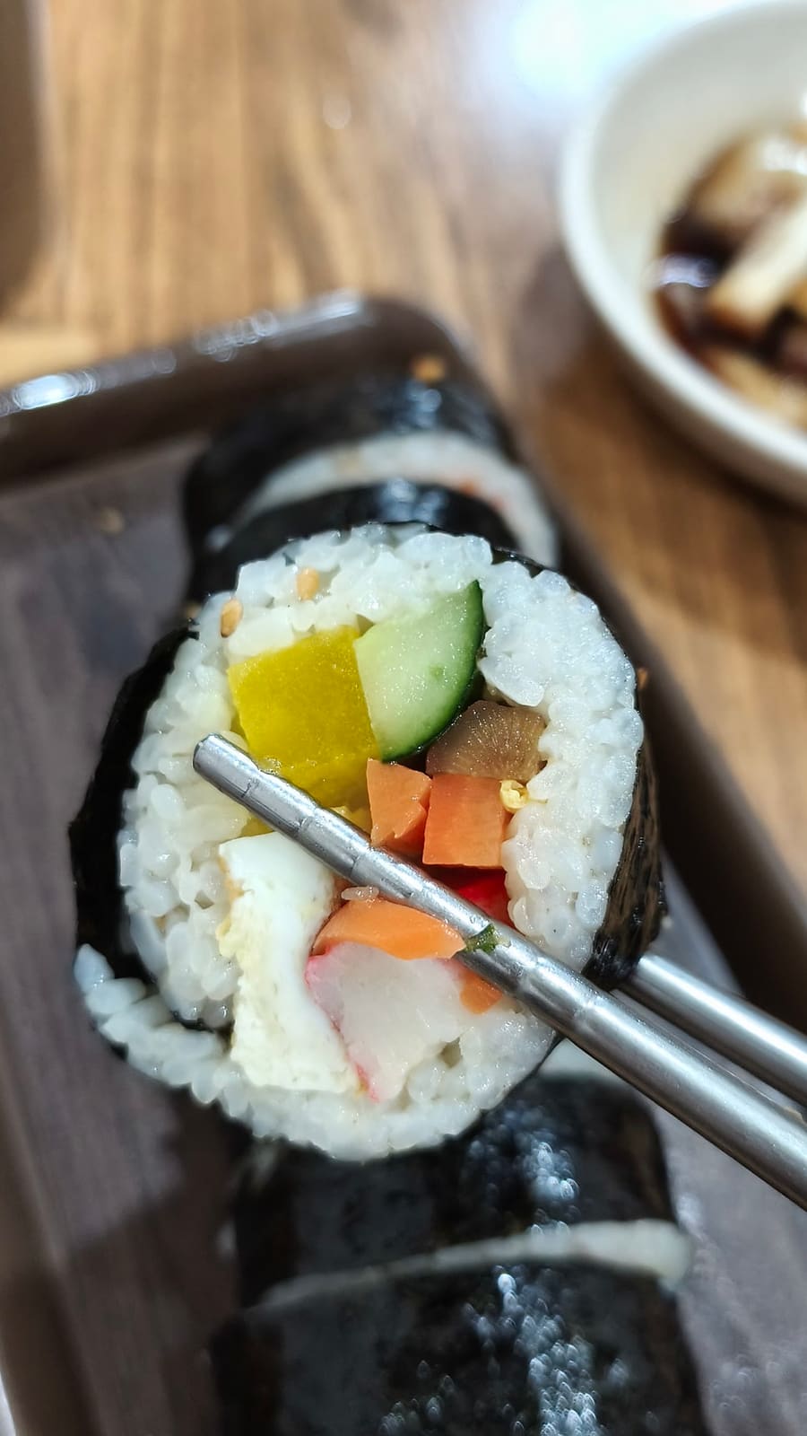 marcus_staycool님이 주문한 김밥입니다. 무난한 맛이라고 짧게 적었지만,