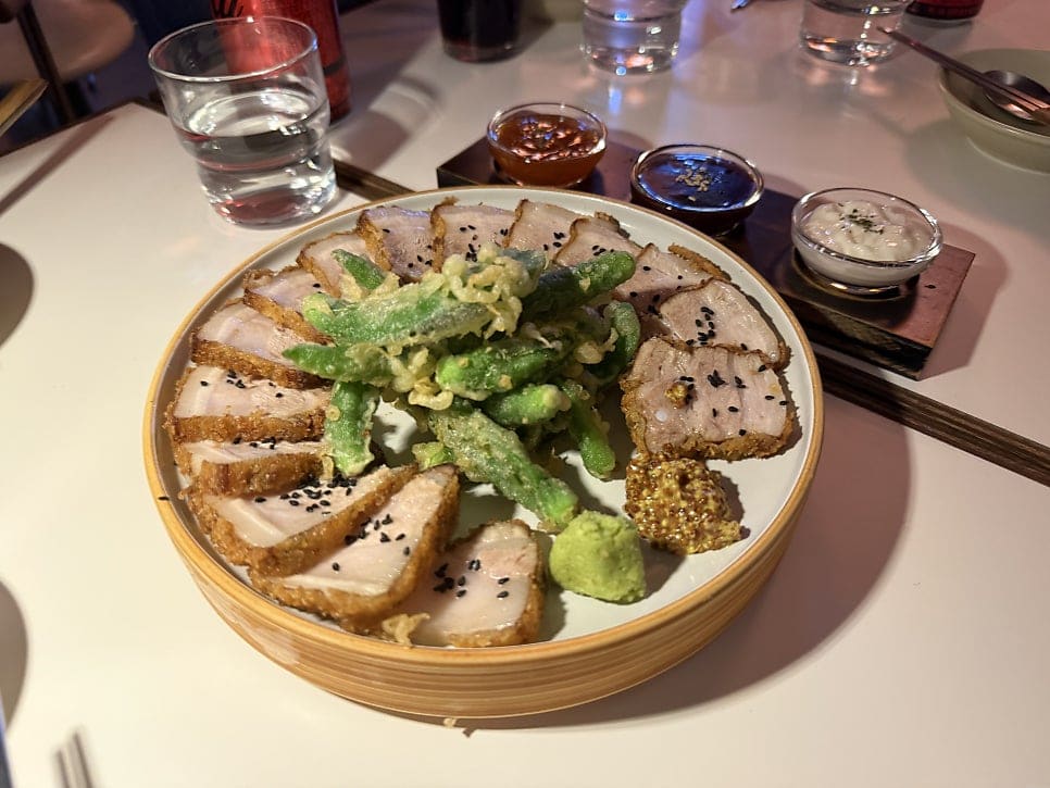 gymlbt52ce는 메뉴판을 열면 독창적인 요리가 많아 무엇을 고를지 한참 고민했고, 음식의 온도와 술의 청량감, 공간의 따뜻한 공기가 균형을 이루는 곳이라고 적었습니다.