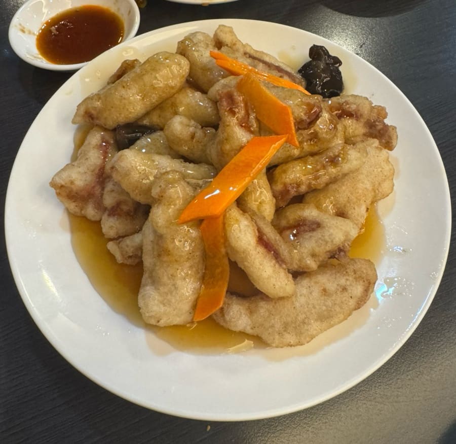 letseat112은 새벽까지 술을 마신 다음 날 해장하러 이곳을 찾았습니다. 겉은 바삭하고 속은 부드러운 탕수육 한 접시와,