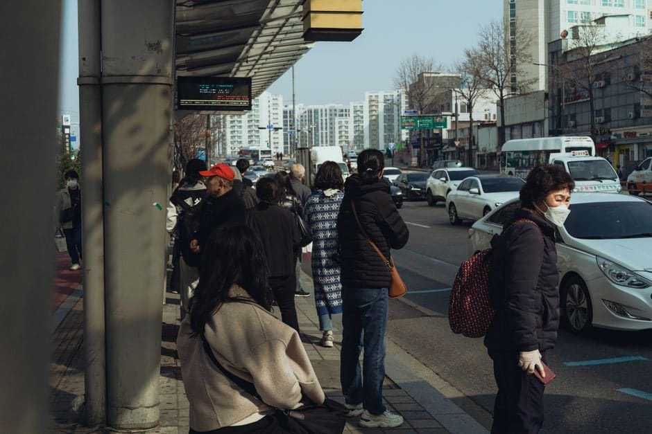 kk5_26은 108계단 경사형 승강기 간판과, 그 옆으로 이어지는 돌계단을 함께 담았습니다.
