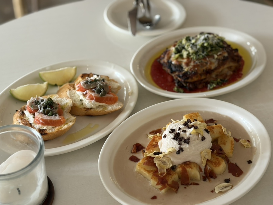 dsws94는 후암동에서 빵집, 식당, 카페를 차례로 들른 하루를 기록했습니다. 훈제 연어 브루스게타로 시작해 라자냐와 부라타 뇨끼까지,