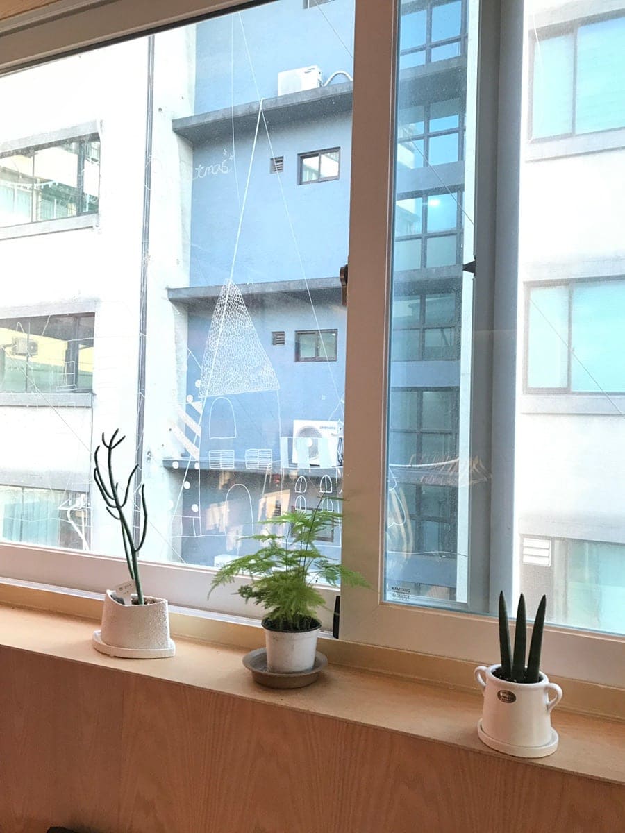 baegopudaa 는 숨은 분위기 맛집이었고 음식도 너무 맛있었다고 적으며, 테이블이 6개 정도로 소규모라 예약은 꼭 하는 게 좋겠다고 남겼습니다.